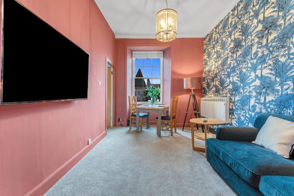 Boutique Modern Royal Mile Apartment Sleeps 4 Edinburgh Ngoại thất bức ảnh