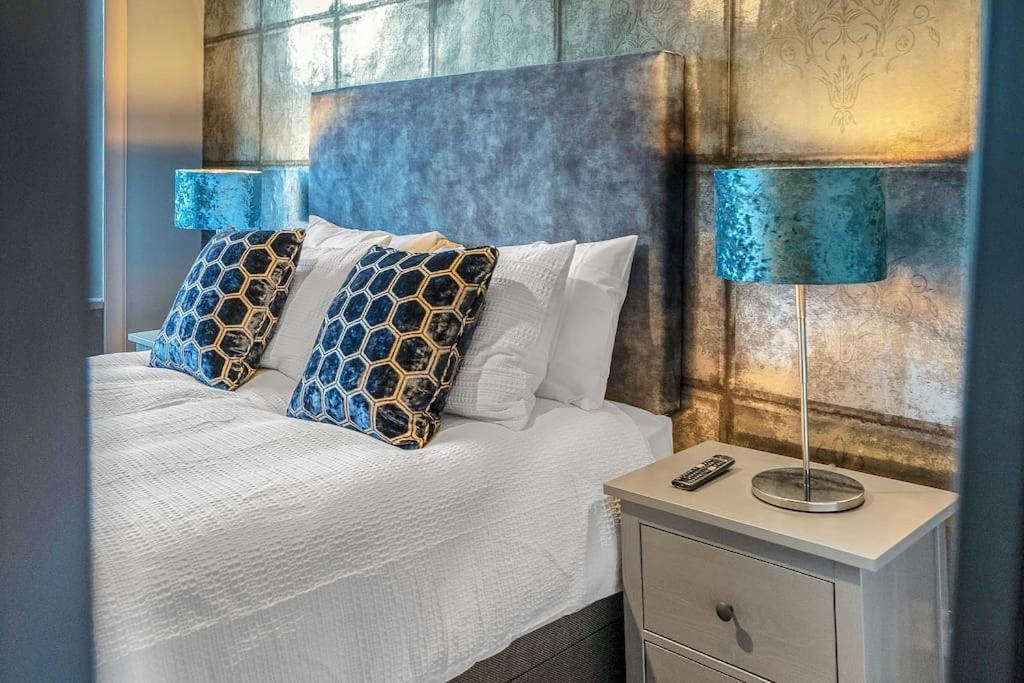 Boutique Modern Royal Mile Apartment Sleeps 4 Edinburgh Ngoại thất bức ảnh