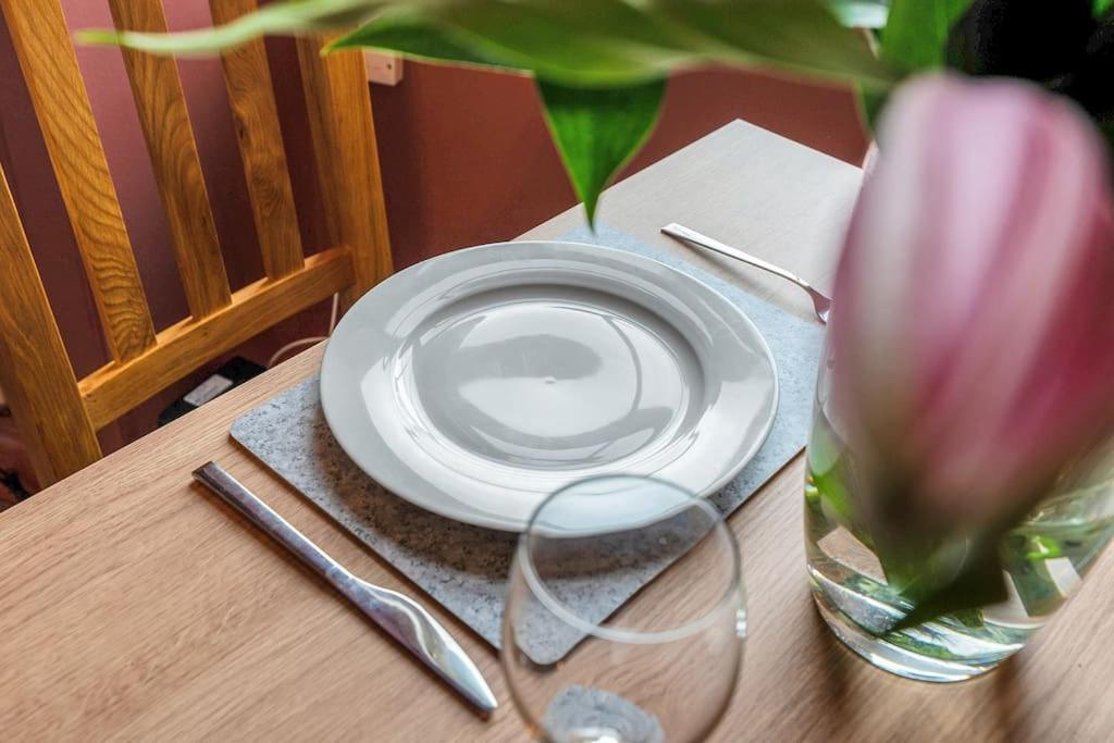 Boutique Modern Royal Mile Apartment Sleeps 4 Edinburgh Ngoại thất bức ảnh