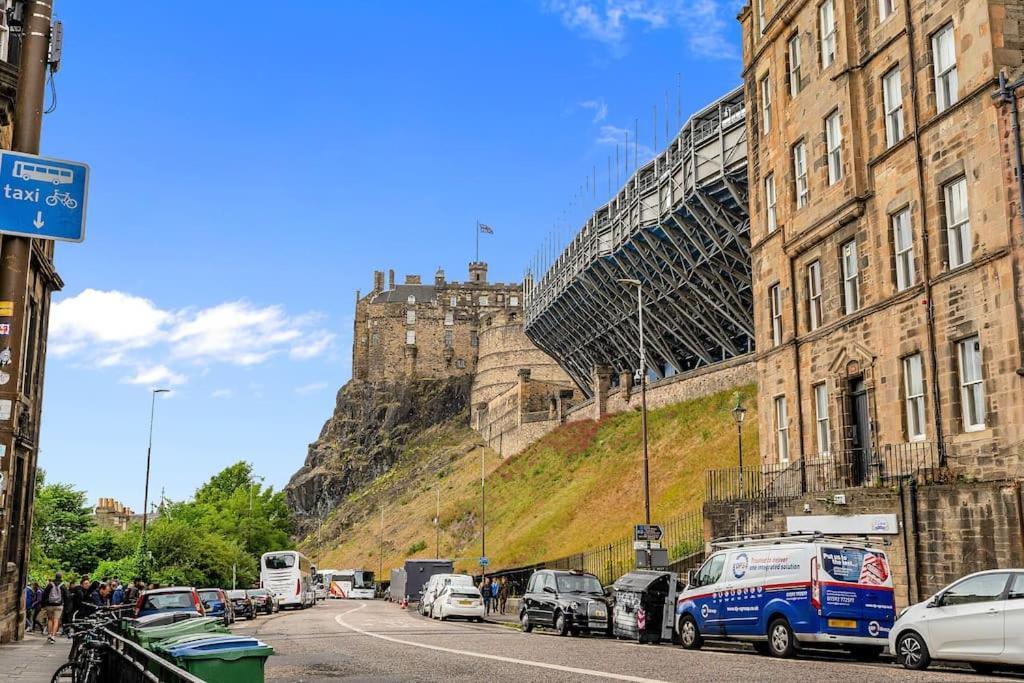 Boutique Modern Royal Mile Apartment Sleeps 4 Edinburgh Ngoại thất bức ảnh