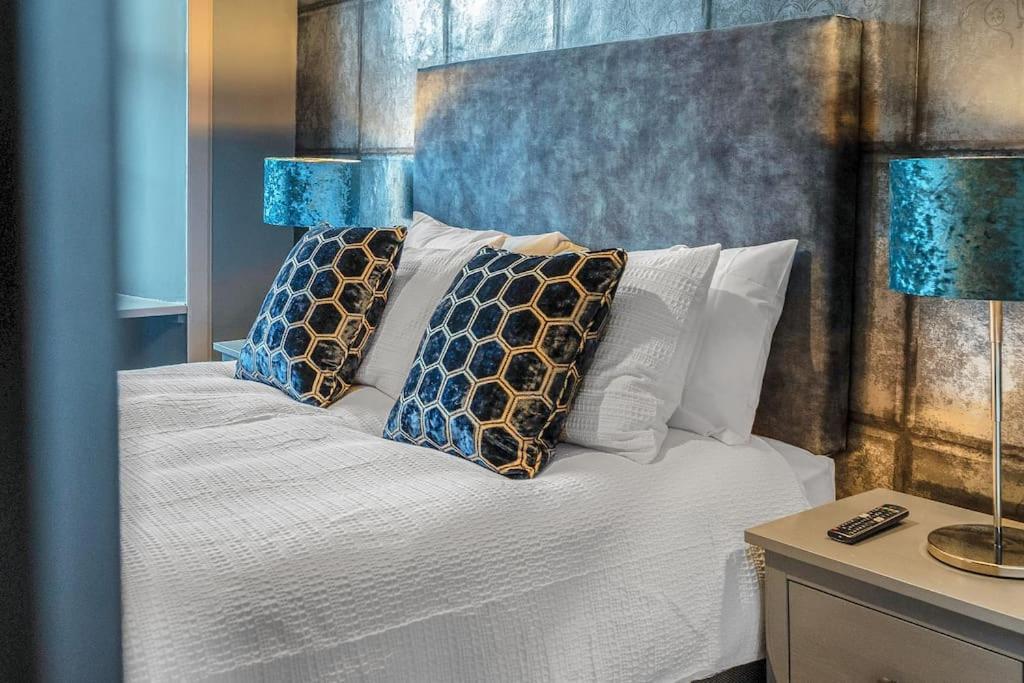 Boutique Modern Royal Mile Apartment Sleeps 4 Edinburgh Ngoại thất bức ảnh