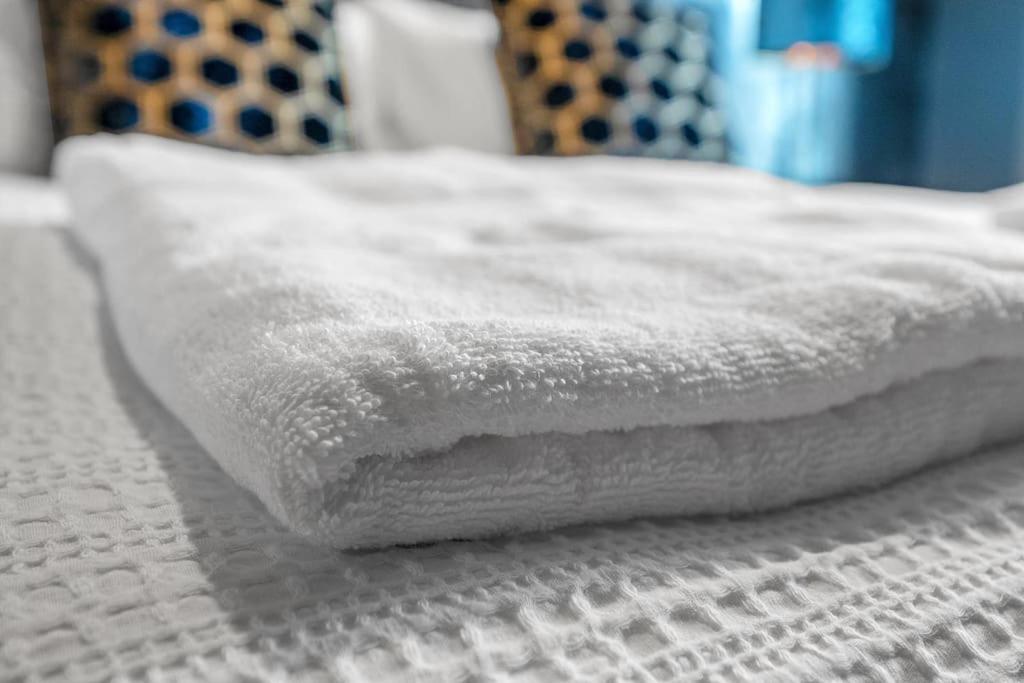 Boutique Modern Royal Mile Apartment Sleeps 4 Edinburgh Ngoại thất bức ảnh
