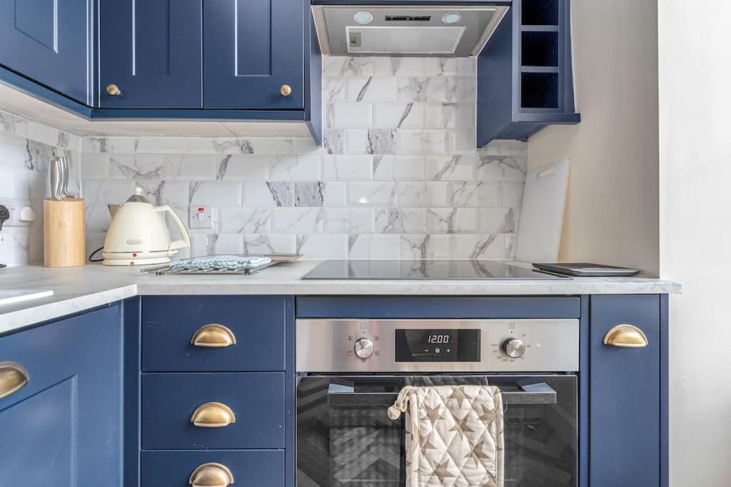 Boutique Modern Royal Mile Apartment Sleeps 4 Edinburgh Ngoại thất bức ảnh